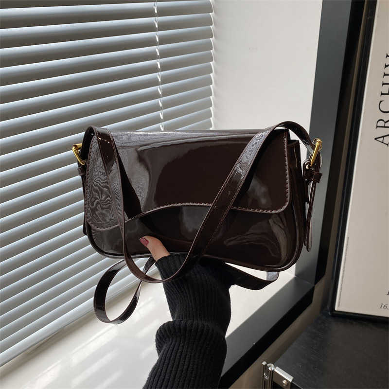 Women Shoulder Bag Fashionable PU Leather Crossbody Bag Casual Trendy Versatile High-quality Commuting Bag
