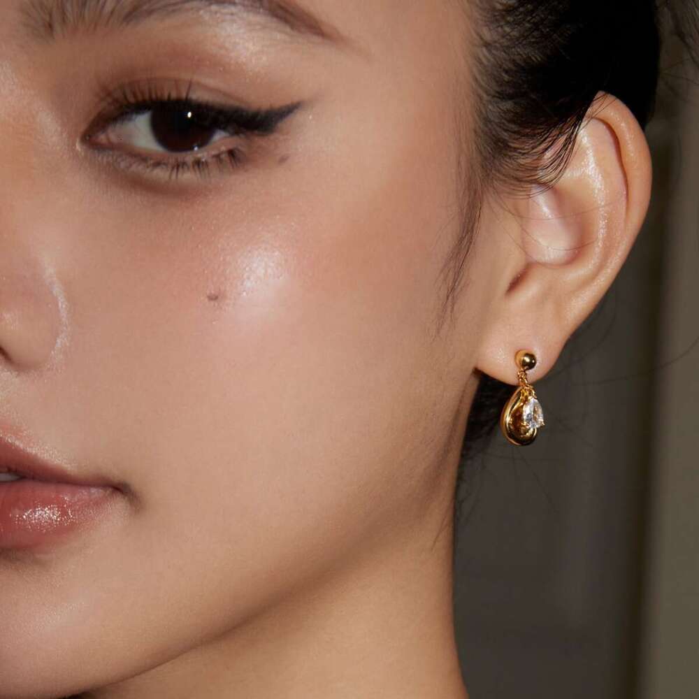 High quality water droplet with unique design early spring niche earrings for women