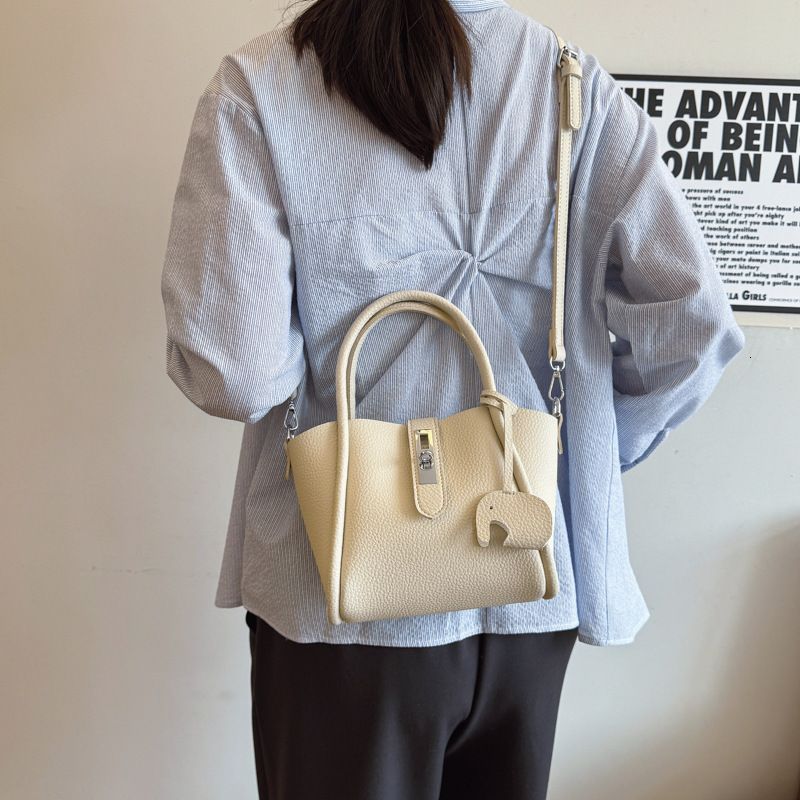 Luxury Brand High Quality New Style Summer Fashion Lychee Pattern Small for Women 2025 New Fashionable Handheld Bucket Simple Commuter Crossbody Bag