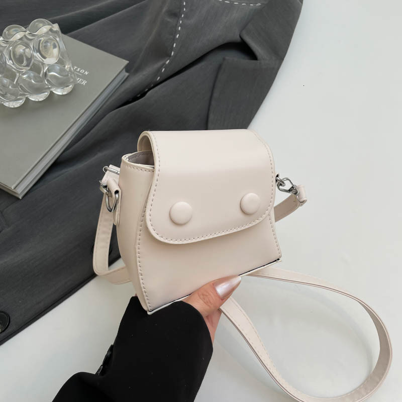Small Niche Design Highend Mini Lipstick Bag Women's New Free Delivery Designer Bag 2025 New Trendy And Fashionable Commuting Single Shoulder Cro