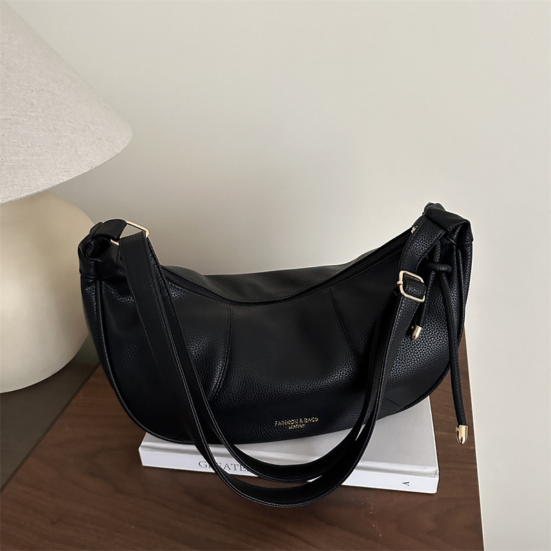 Large Capacity Leisure Dumpling Women 2025 New Style Spring And Summer Fashion Versatile Shoulder Bun For Work Commute New Free Luxury Bag Delivery De