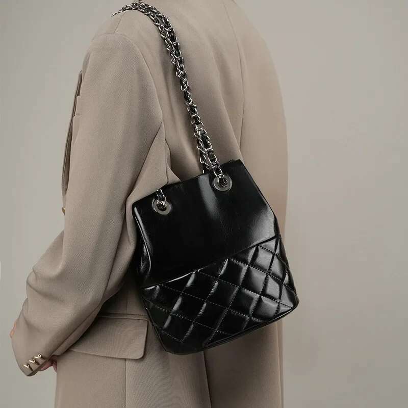 Women's Sier Leather Small Fragrance Ringus Chain Bucket Niche Shoulder Crossbody Bag