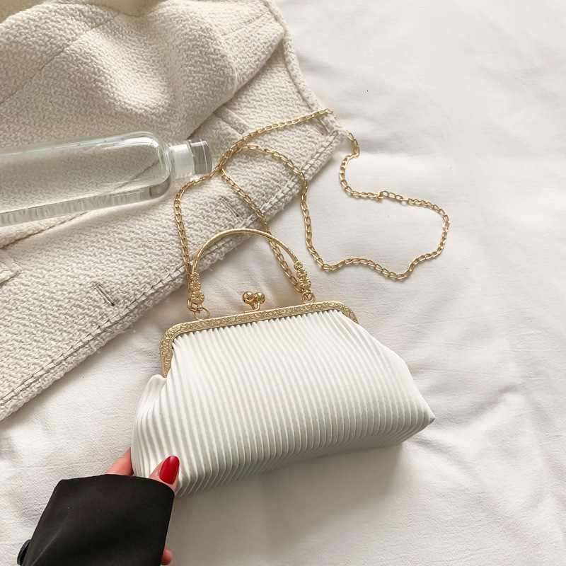 This Year's Popular New Free Delivery Designer Bag Winter New Style Fashionable Luxury Bag Pleated Personalized Ins Internet Famous Girl's W