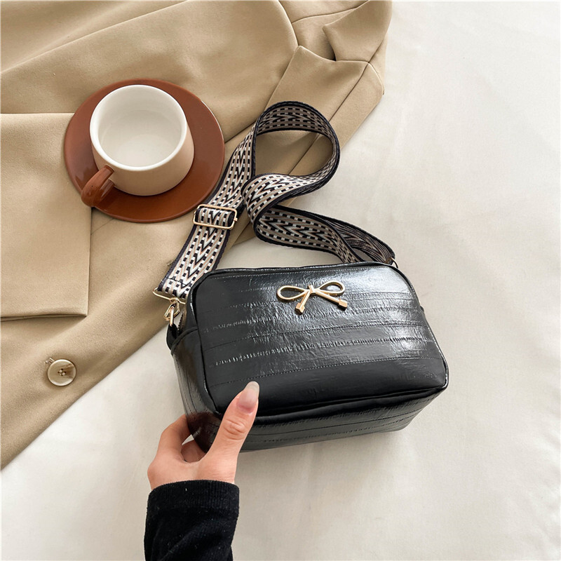 Small Niche Design Simple Armpit Handbag 2025 New Korean Version New Free Delivery Designer Bag Trendy And Fashionable Shoulder Bag Beautiful Small Lu