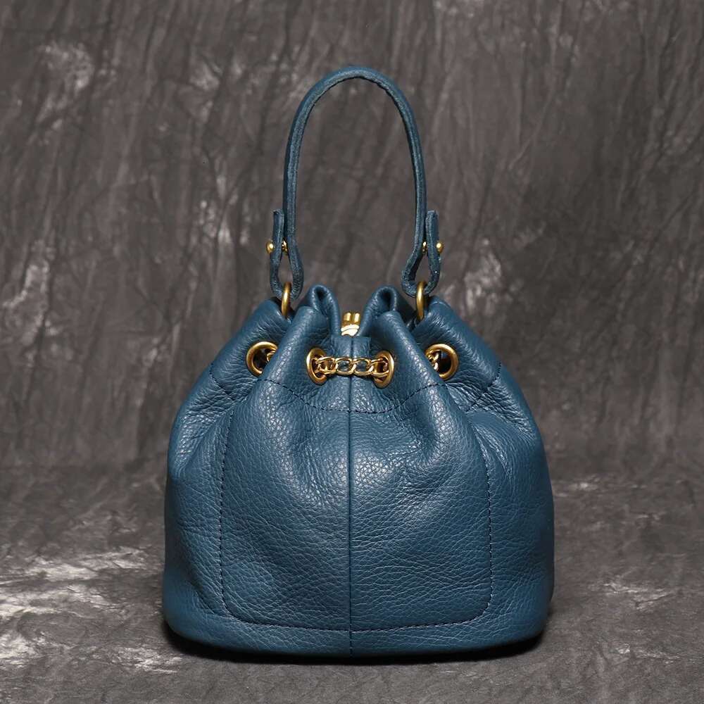 2025 New hand-made first layer cowhide makeup Fashion casual bucket high-quality soft leather chain bag