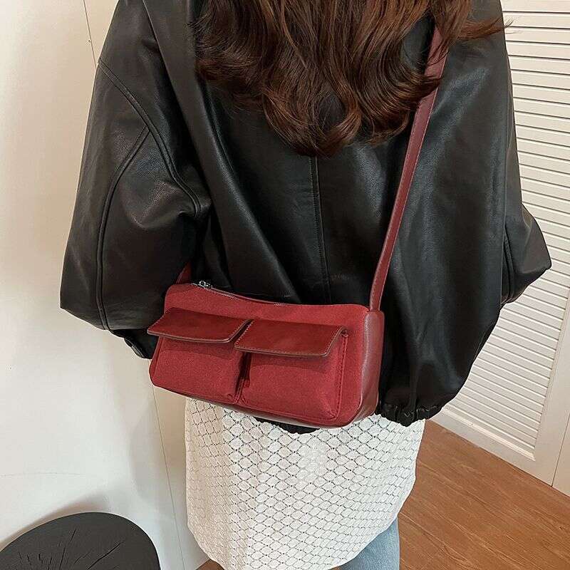 small crowd foreign style armpit French stick color contrast facial mask what suede shoulder messenger motorcycle bag