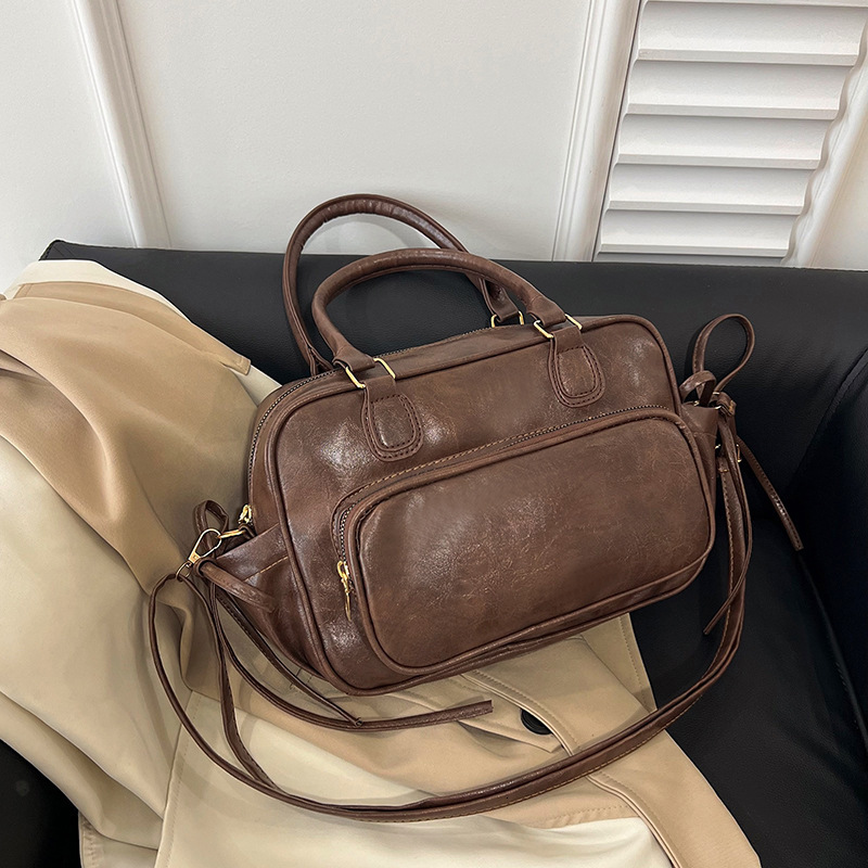 Free Delivery Designer Bag Handheld Fashion Versatile Bowling For Women 2025 Autumn/winter Collection Simple Casual Shoulder Texture Crossbody Bag Tre