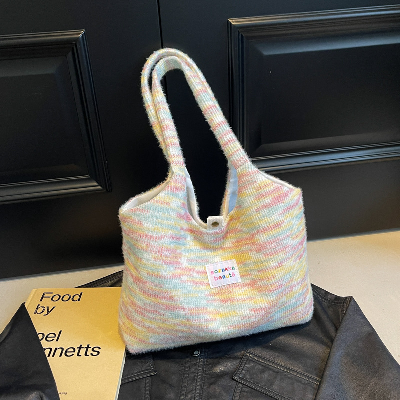 Free Delivery Designer Bag Winter Large Capacity Plush Female Niche Design Shoulder Ins Style Versatile Student Tote Luxury Bag