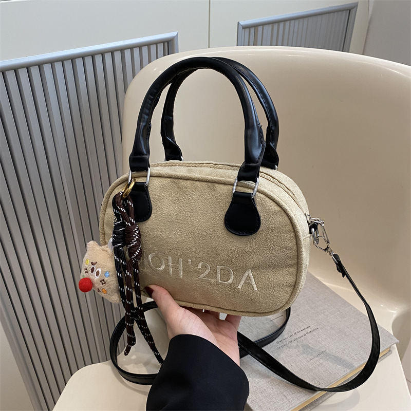 Free Delivery Designer Bag Women's Solid Color Simple Hand 2025 High End Single Shoulder Crossbody Popular This Year Women's Bowling Trend L