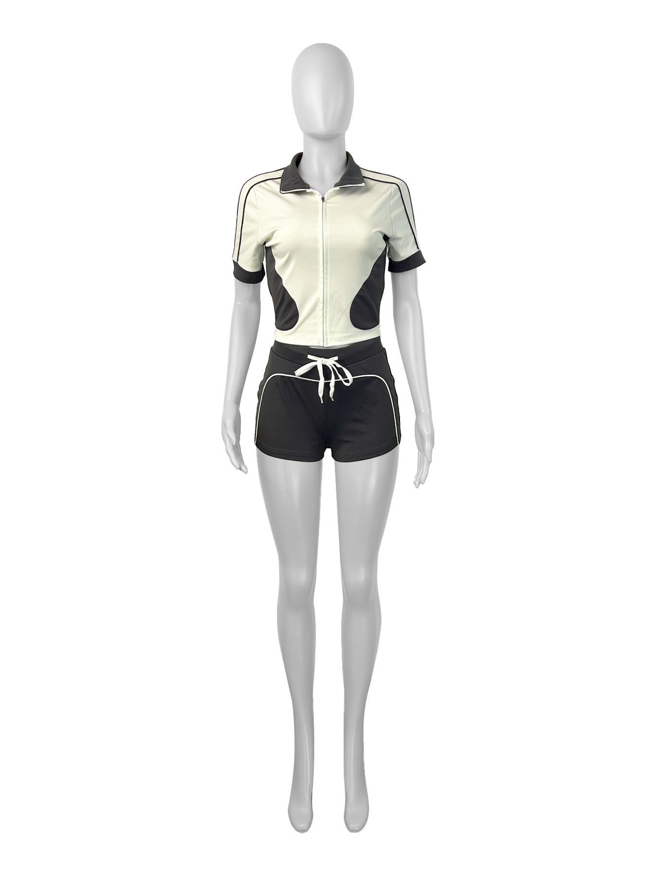 Designer of a slimming and figure-hugging two-piece top sporty short-sleeved shirt and shorts set size s-2xl