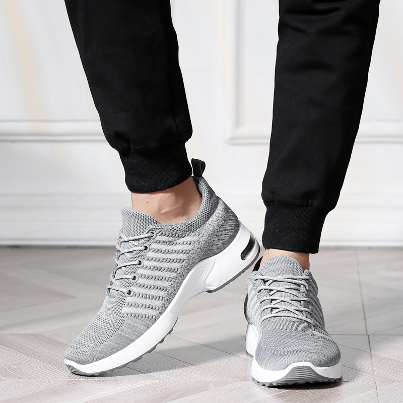 New Trendy Men's Korean Edition Sports 2025 Flyknit Mesh Lightweight Running Breathable and Durable Casual Shoes