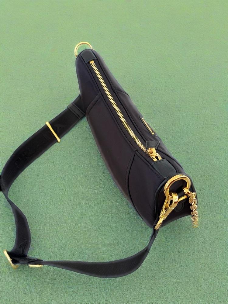 French niche bag fashion new versatile high-end crescent texture single shoulder crossbody bag armpit bag Sling bag