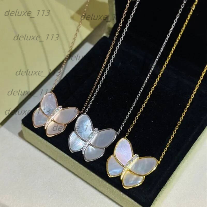 S Woman Necklaces Rose Gold White Fritillary Grey Shell Butterfly Pendant Clover Necklace Designer Jewelry