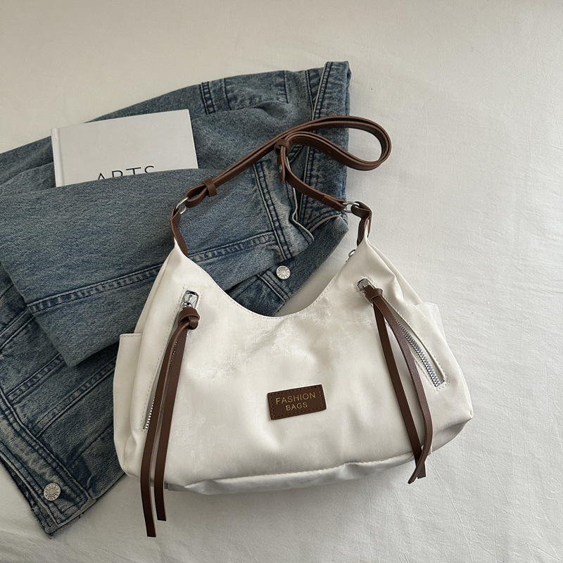 Spring And New Free Delivery Designer Bag Summer Large Capacity 2025 New Commuter Leisure Crossbody Luxury Bag High Beauty Shoulder Tote Women's 