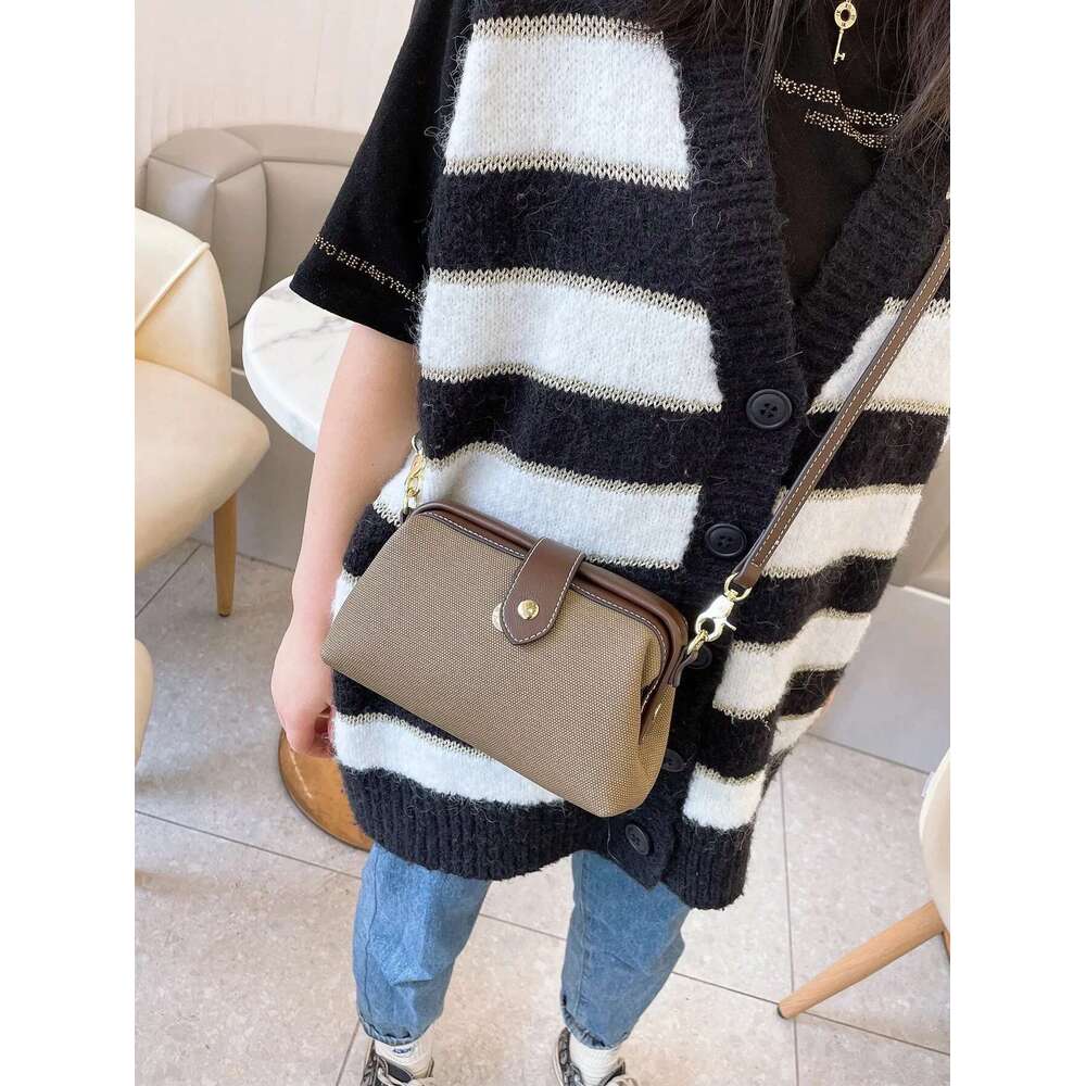 2024 New Fashion Women's Bags High-End Retro Blue Color Block Crossbody Small Casual Clip Shoulder Bag