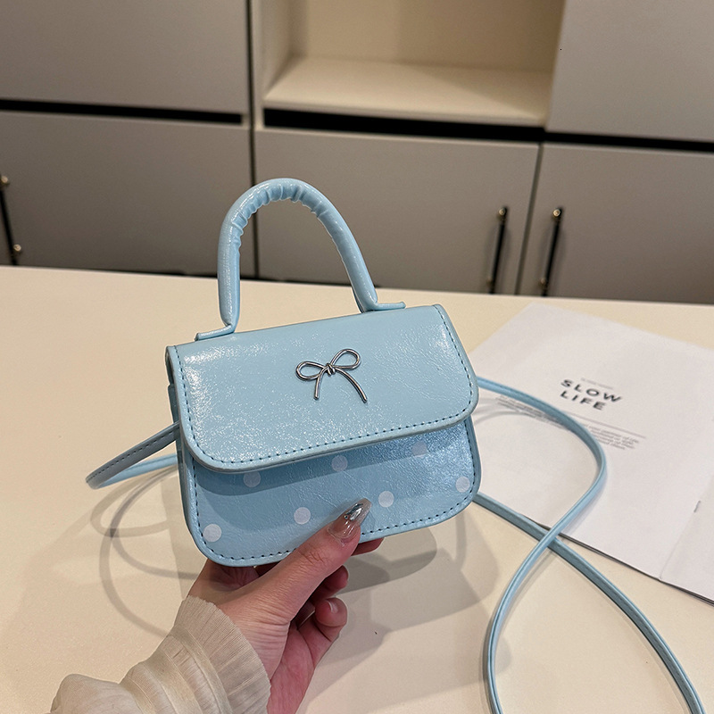 2025 Summer New Bow Korean Edition Personalized Ins Women's Handbag Fashion Simple Single New Free Delivery Designer Bag Shoulder Diagonal Luxury