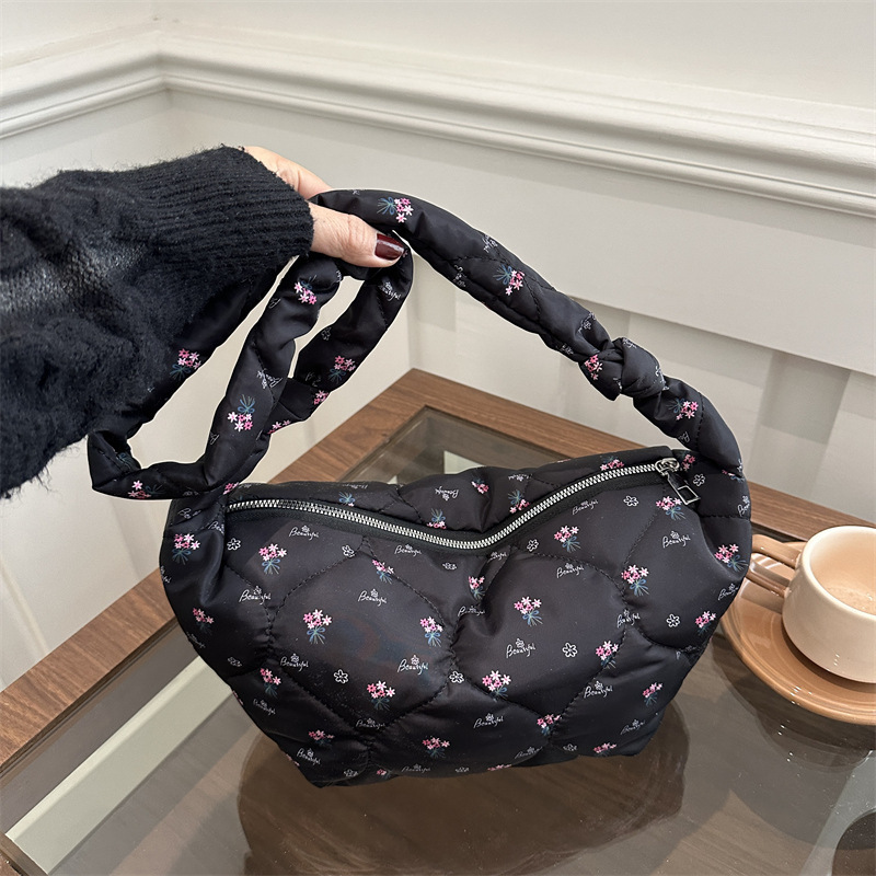 Free Delivery Designer Bag Women's 2025 Winter New Versatile Ins High End Single Shoulder Crossbody Women's Stylish Pleated Dumpling Women L