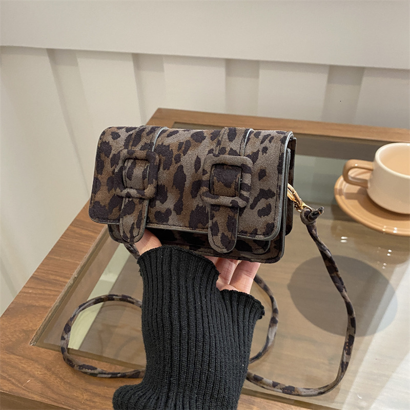 Free Delivery Designer Bag 2025 New Leopard Print Ultra Mini Small Square For Girls Crossbody Red Envelope Women's Winter Versatile Luxury Bag