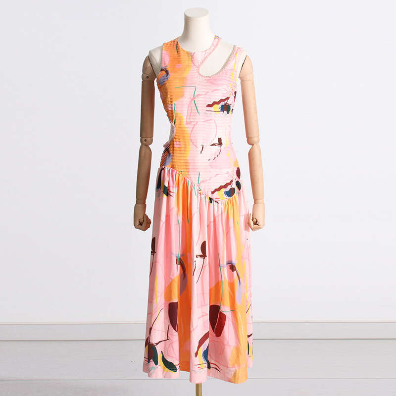 Elegant temperament, waist cinching and slimming long dress, 2025 summer new sleeveless design, hollowed out printed dress for women