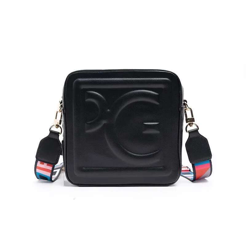 Delicate Women's Shoulder Light Leisure Handbag Niche Brand Design 2024 New High Quality Fashion Crossbody Bag