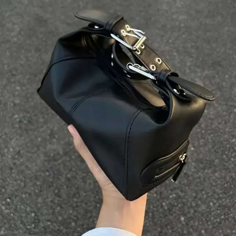 2025 Fashion Design Women's Single Shoulder Underarm Patch Bag Leather Zipper Handbag Portable Storage
