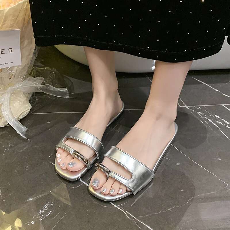 2025Summer Womens Fashion Square Open Toe Narrow Strap Slippers New Metal Designer Outdoor Walking Flip-Flop Shoes