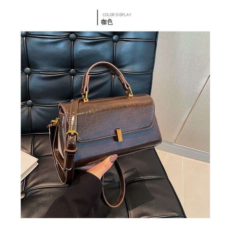 High end feeling light luxury popular hand-held small square bag 2025 new item niche fashion versatile women's crossbody bag trend