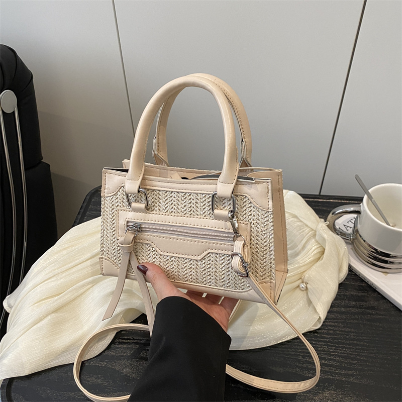 Popular New Free Delivery Designer Bag Fashion Simple Mini Handbag 2025 Spring And Summer New Style Stylish Single Shoulder Crossbody Bag Luxury Bag T