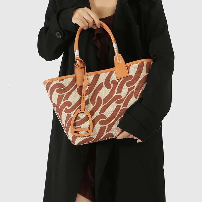 Tote Shoulder Crossbody Bags Knitting New In Handbag Cute Commuting Versatile High Brand Genuine Women Fashion 2025 Trend