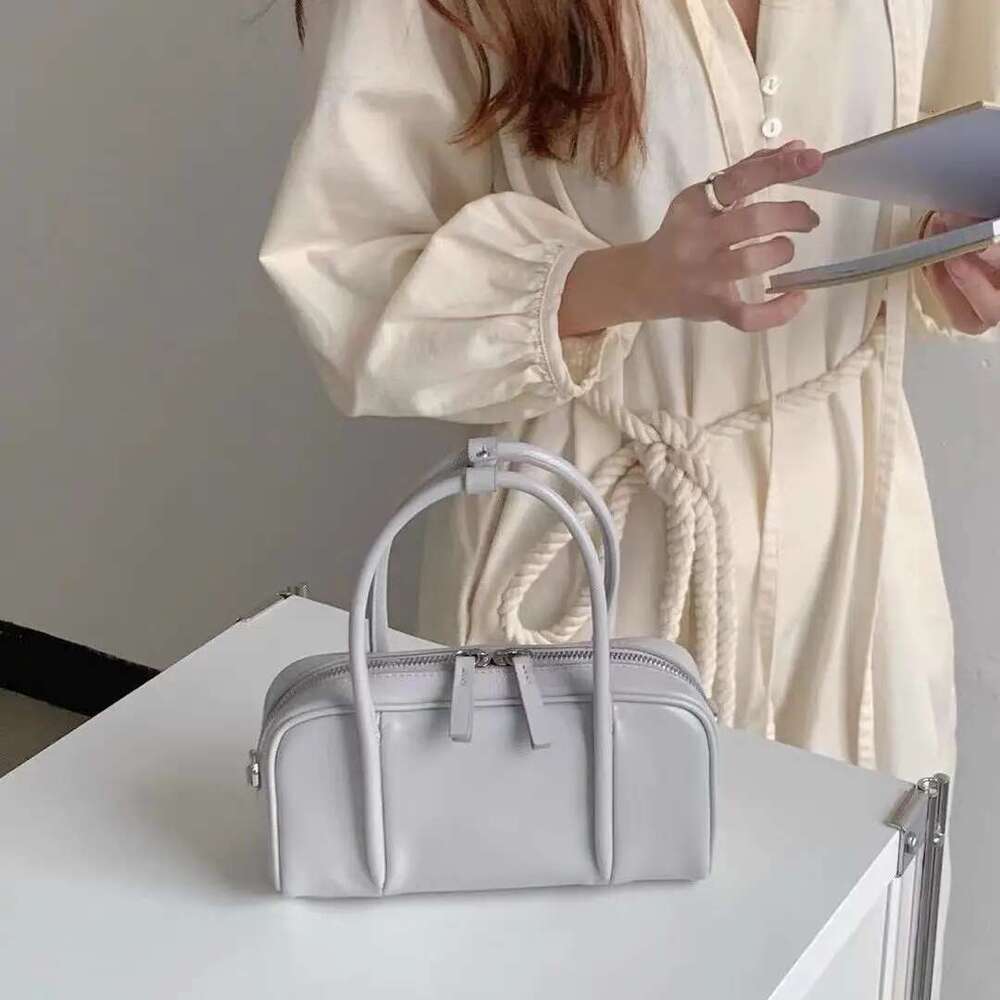 Genuine Leather Women's Small Square Single Shoulder Crossbody Bag, Korean Version, Versatile Texture Commut
