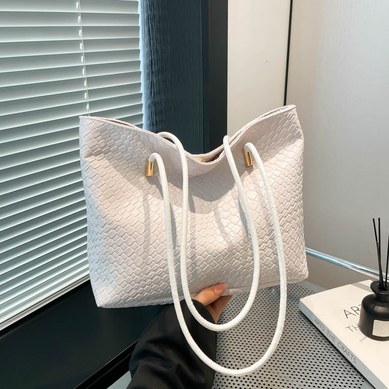New Free Delivery Designer Bag 2025 New Style Work Commuting Luxury Bag Large Capacity Women's Shoulder Bag Handbag Luxury And Versatile
