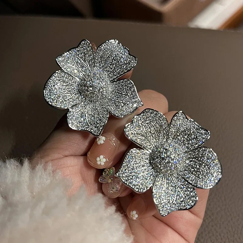 Exaggerated Inlaid Zircon Bright Exquisite Large Flower Earrings for Ladies Elegant Fashion Jewelry Banquet Accessories 250515