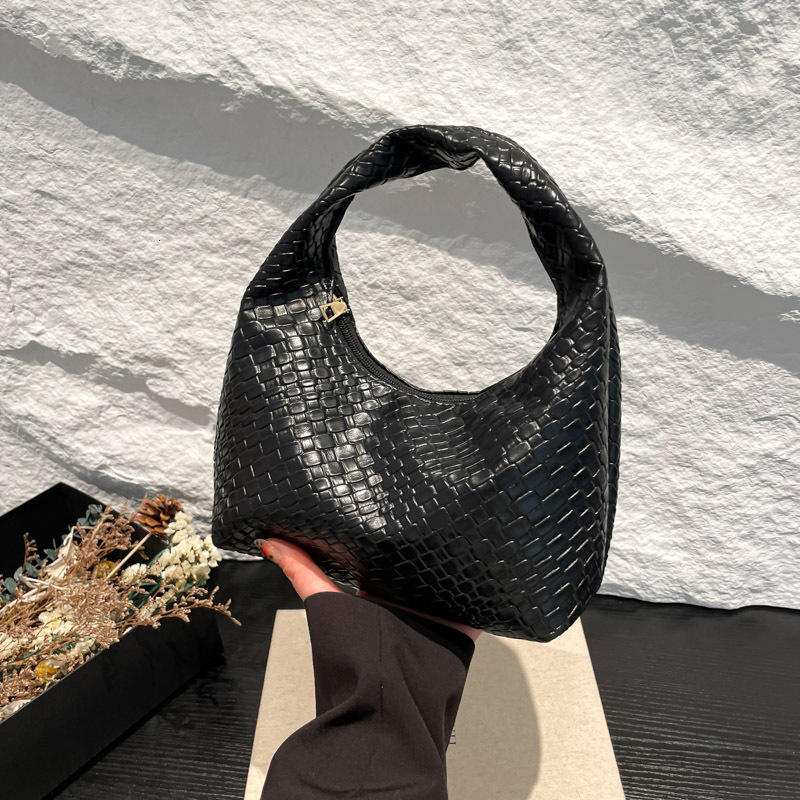 Free Delivery Designer Bag French High End Woven For Women 2025 New Style Western Style Dumpling Niche Texture Commuting Versatile Hand Luxury Bag