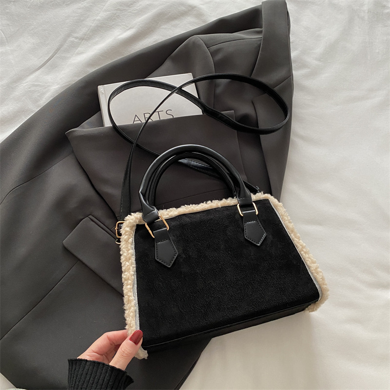 Free Delivery Designer Bag Lamb Wool Large Capacity Trendy And Fashionable Fur Shoulder Student Hand Held Tote 2025 New Women's Luxury Bag
