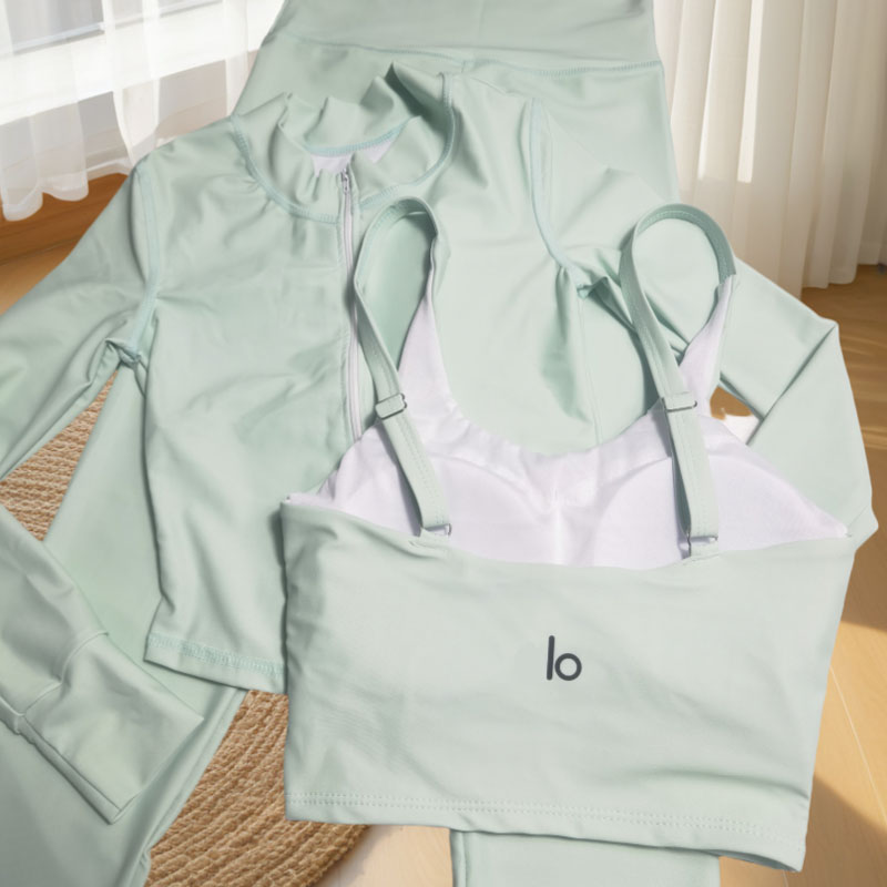 Designer Womens Yoga Outfit Three Pieces Suits Vest+Pants+Jackets Set Exercise Close-Fitting Fiess Wear Running Elastic Workout Tracuit P8545