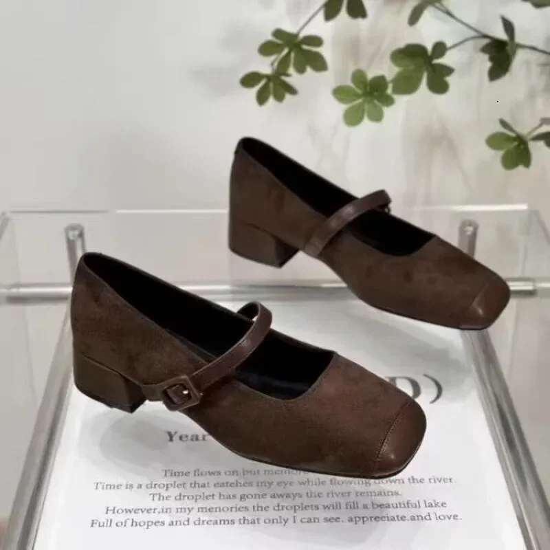 New Fashion Design Women's Flat Square Head Black Brown Casual Breathable Female Outdoor Woman Shoes