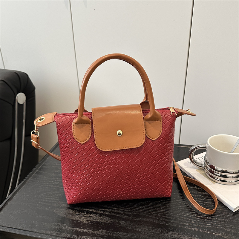 Knitted Pattern For Women 2025 New Fashionable Commuter Simple Handbag PU New Free Delivery Designer Bag Texture Trendy Single Shoulder Luxury Bag Cro