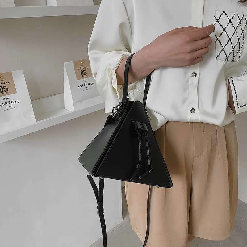 Fashion Ladies Shoulder Handbag Sense of Women High quality Leather Crossbody Bag Designer Female Triangle Bags