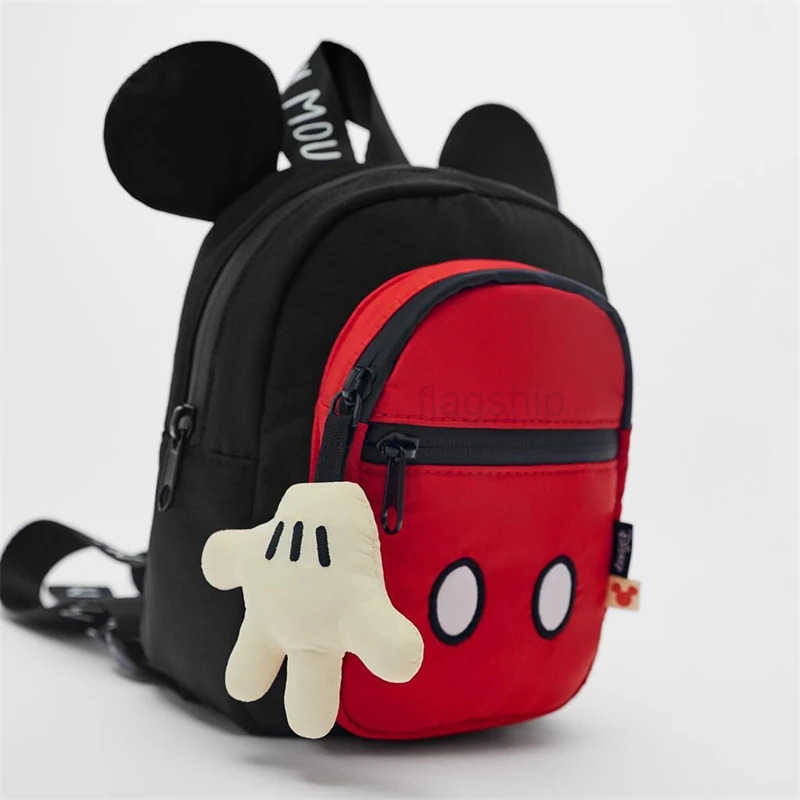 Disney Cartoon Mickey Mouse Cute Fashion Backpack Womens Minnie Canvas School Bag Fashion Large Capacity Backpack Girls MochilaXJ250515
