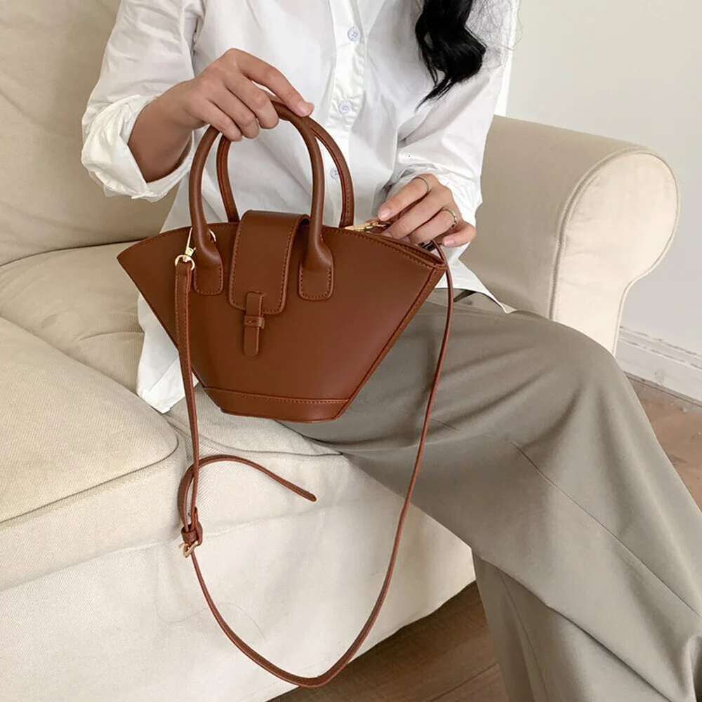 Designer Fashion Handbag PU Leather Tote Large Capacity Trendy Crossbody Trapezoid Bucket Bag for Women