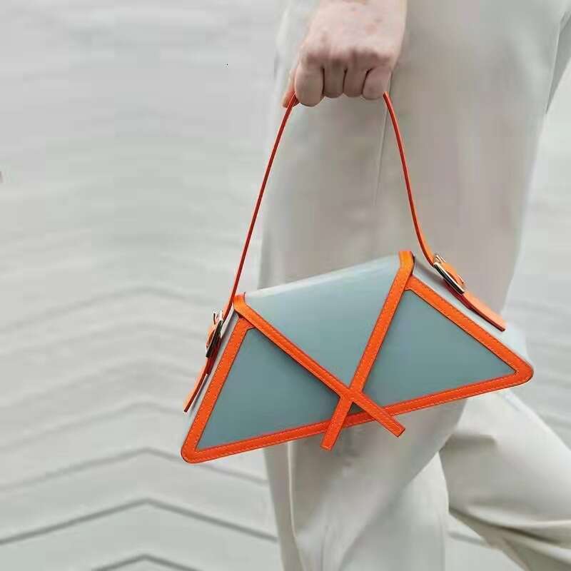 2025 Summer New handbag Fashionable And Simple Niche Design Trend Single Shoulder Handbag Women's Armpit Bag
