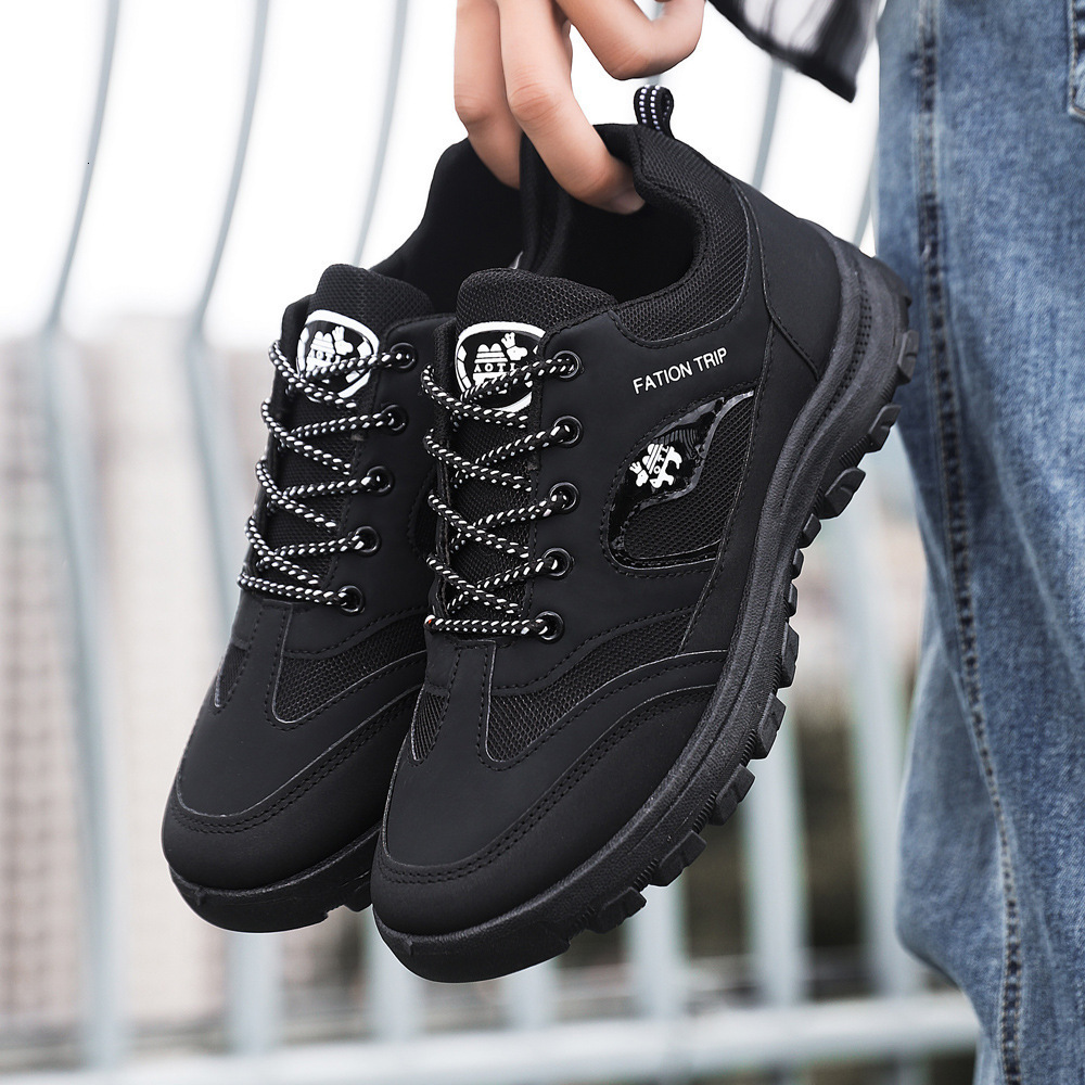 Outdoor hiking men's casual sports autumn and winter velvet cotton shoes, thick soled running shoes