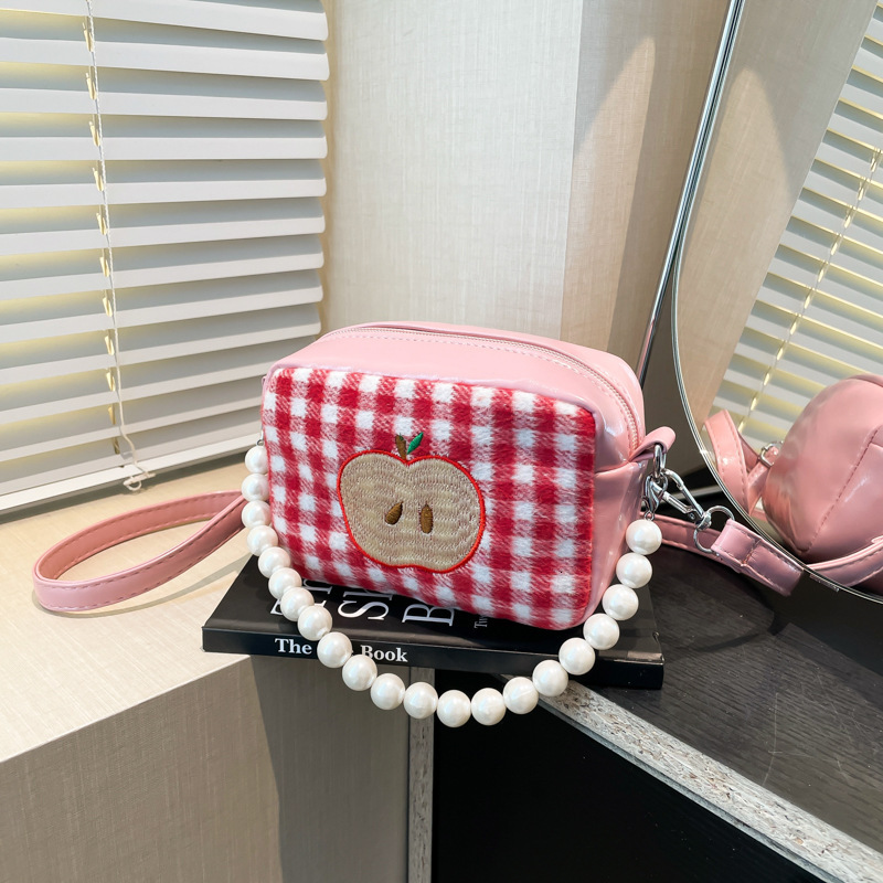 2025 Spring Contrasting Red Checkered Cloth Sweet New Free Delivery Luxury Bag Designer Bag Countryside Girl Crossbody Bag Personalized Pearl Handbag