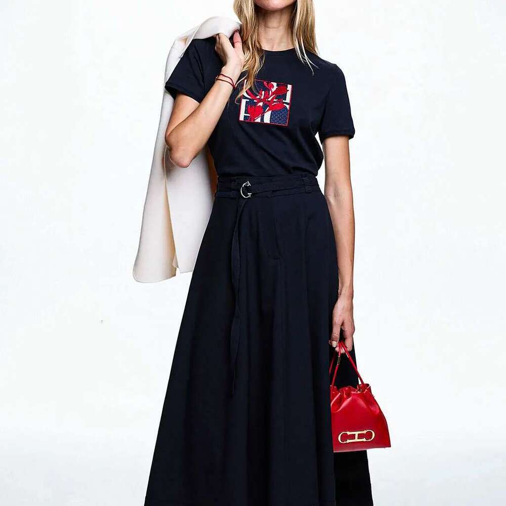 CHCH Women's T-Shirt Summer New High Quality Round Neck Embroidered Texture Top