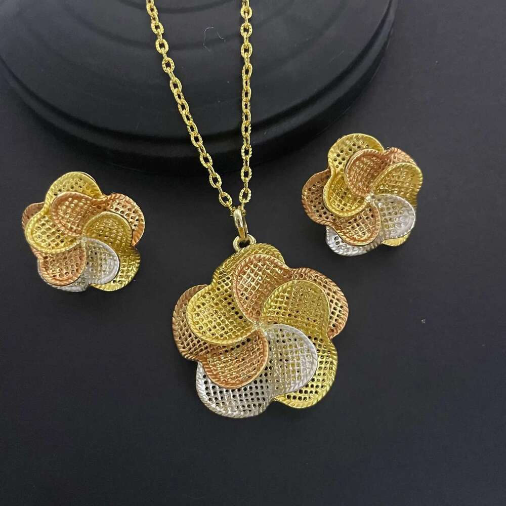 Italy Classic Gold Plated Necklace Earrings And Pendant Sets Dubai Fashion Wedding Party Accessories Jewelry Gifts