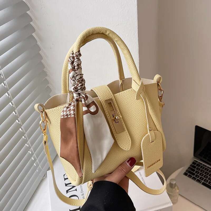 Women's Designer Tote Girl 2025 New Handbag High-Grade Fashion Shoulder Messenger Bags For Women Cummuting Hand Bag