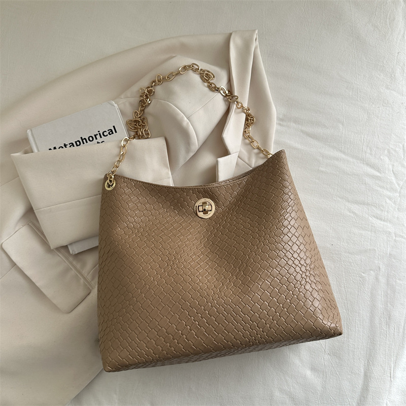 Free Delivery Designer Bag Commuter Lock Shoulder 2025 Winter Versatile Ins Premium Chain Underarm Tote Bag Luxury Bag