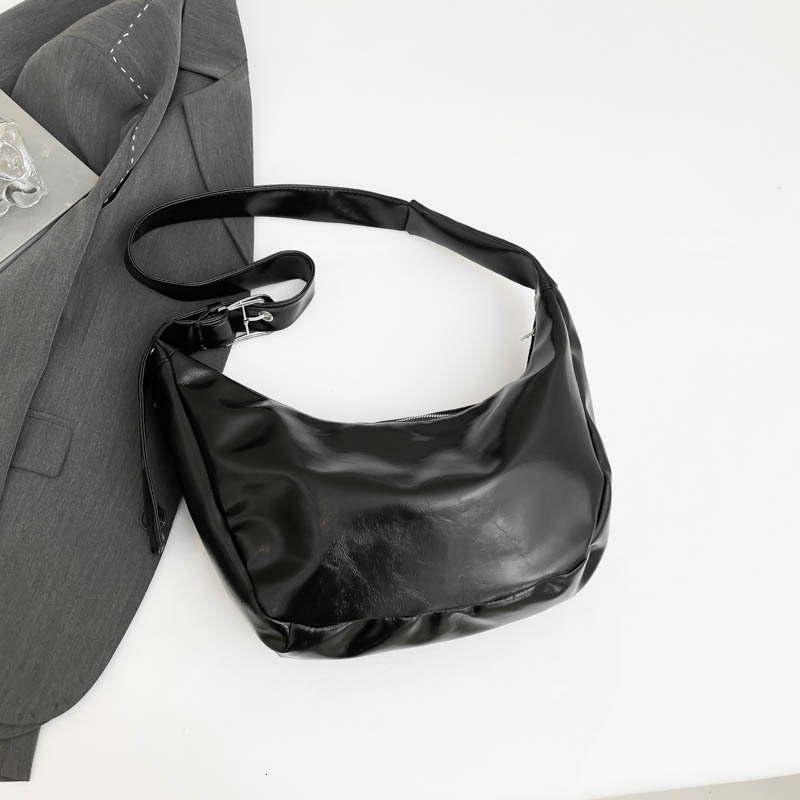 Free Delivery Designer Bag 2025 New Internet Celebrity High End Single Shoulder Crossbody Popular This Year Winter Soft Leather Dumpling Commuting For