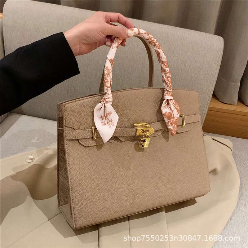 2025 New Hot Selling Fashion Women's Multi Functional Style Horseback Underarm Bag Diagonal Silk Scarf Handbag