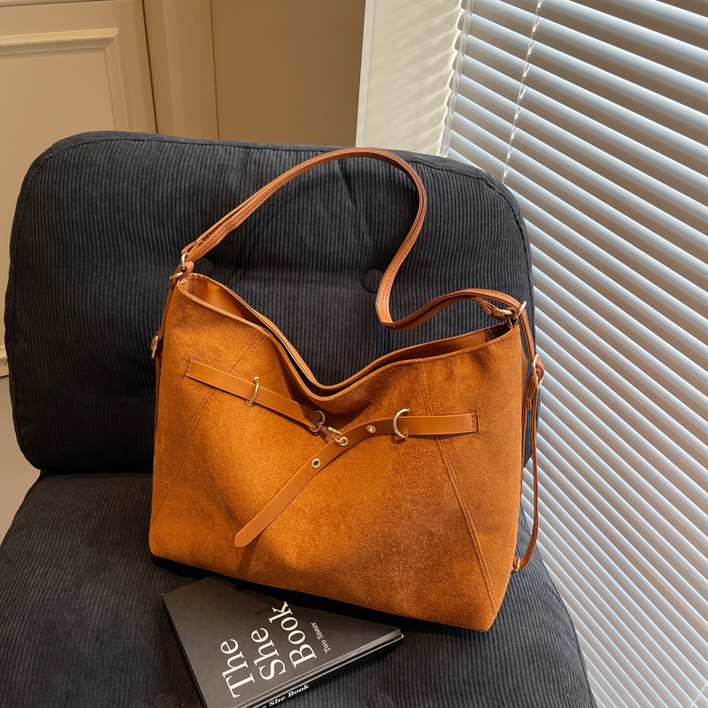 Free Delivery Designer Bag Mirad Women's 2025 New Trendy Winter Large Capacity Tote Fashionable Versatile Crossbody Luxury Bag
